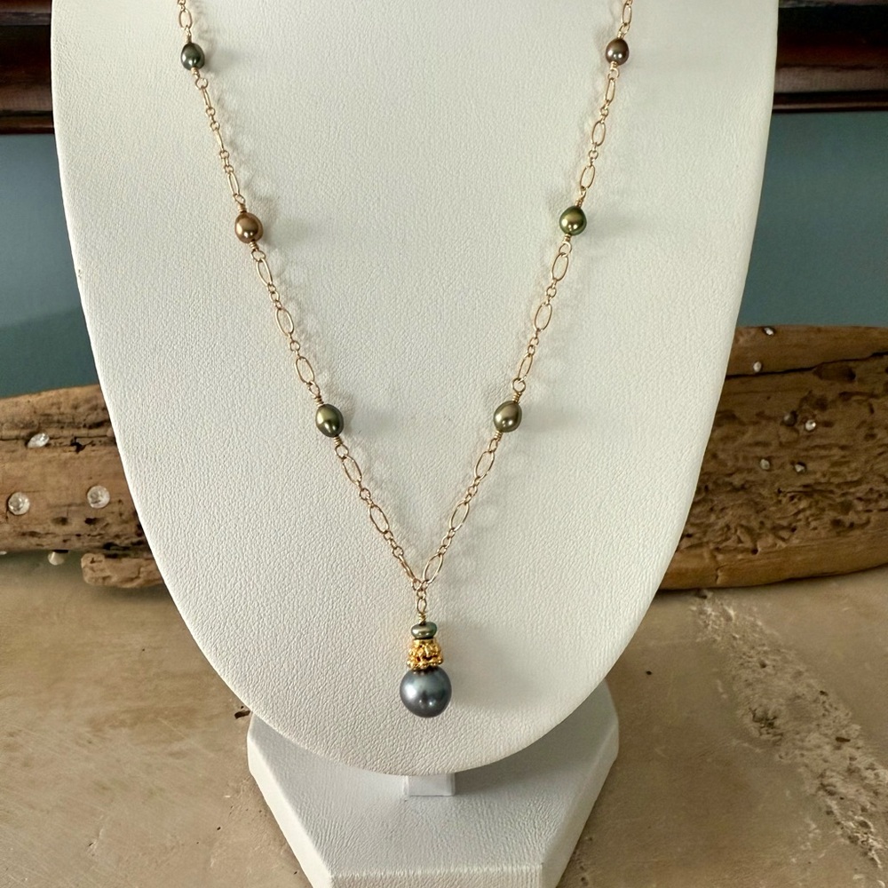 Handcrafted Gold and Pearl Necklace